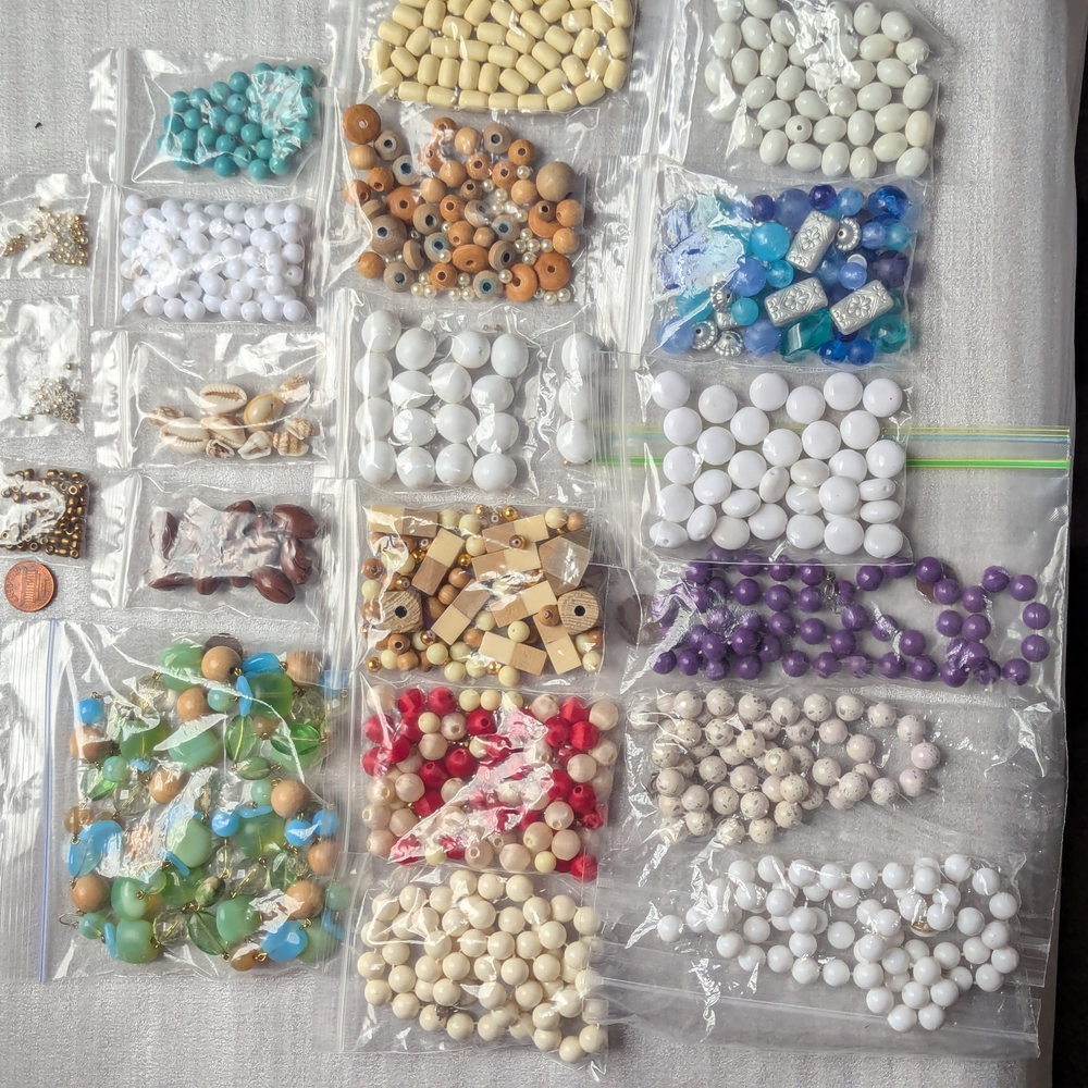 Colorful Bead Collection for Crafting - Picture 3 of 15